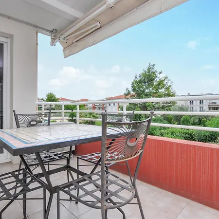 Apartamento 1 Bedroom Gorgeous In *