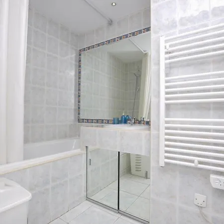 Apartamento 1 Bedroom Gorgeous In Antibes