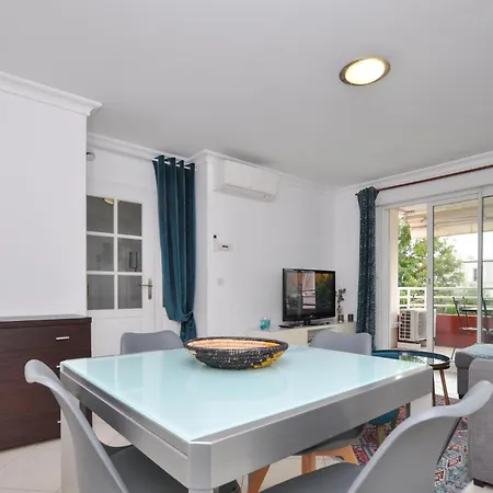 1 Bedroom Gorgeous In Apartman *