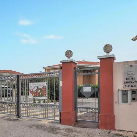 1 Bedroom Gorgeous In Apartament